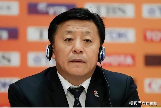 第39分钟，马夫罗帕诺斯拦截失误，加纳乔再次跑出单刀球机会，这次他没有射门而是横传队友，被防守球员挡出底线。